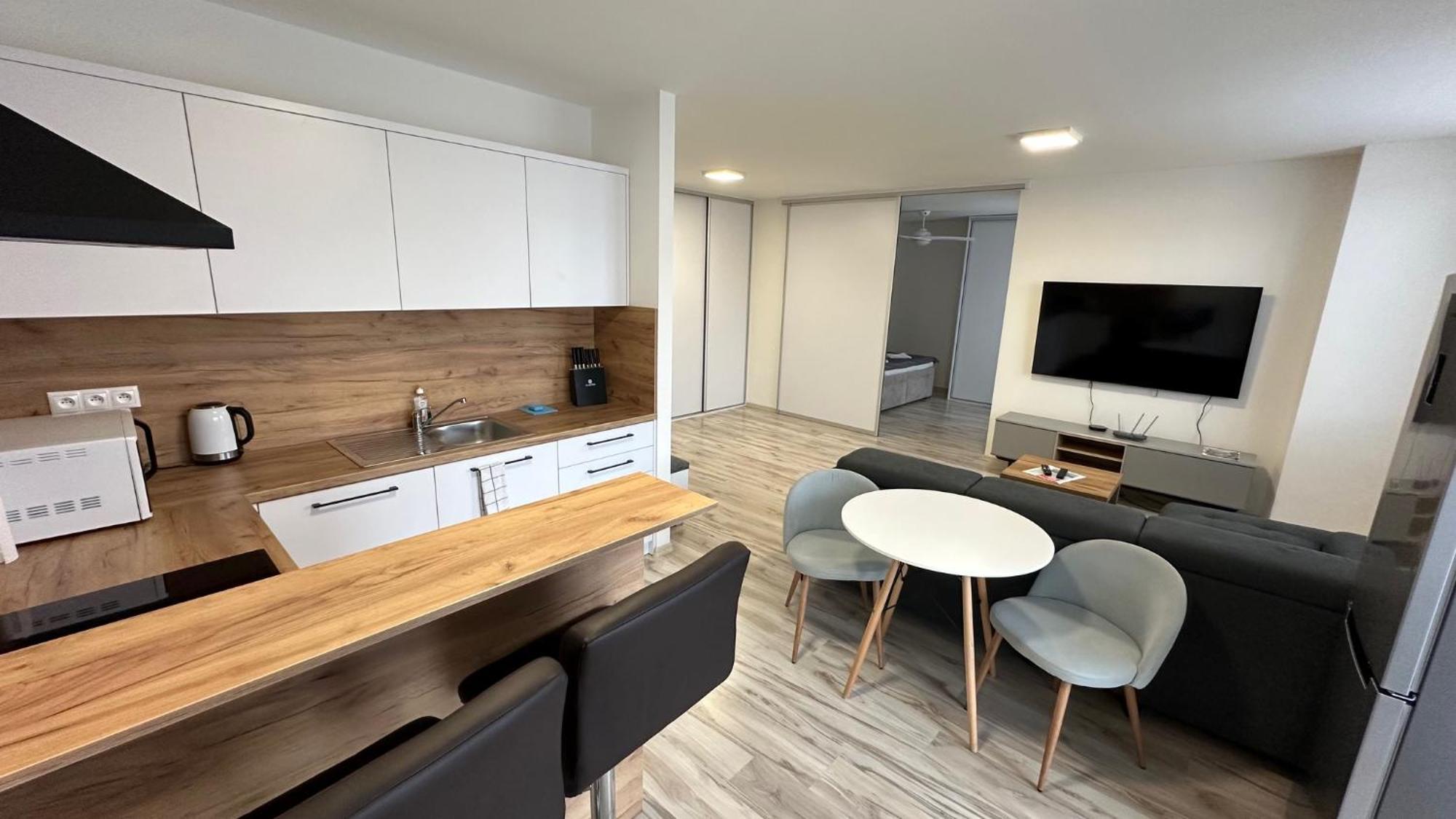 2 Room Apartment With Balcony Liptovsky Mikulas Exterior photo